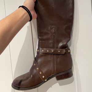 Beautiful moto brown boots for sale. Size 7 and brand bebe.